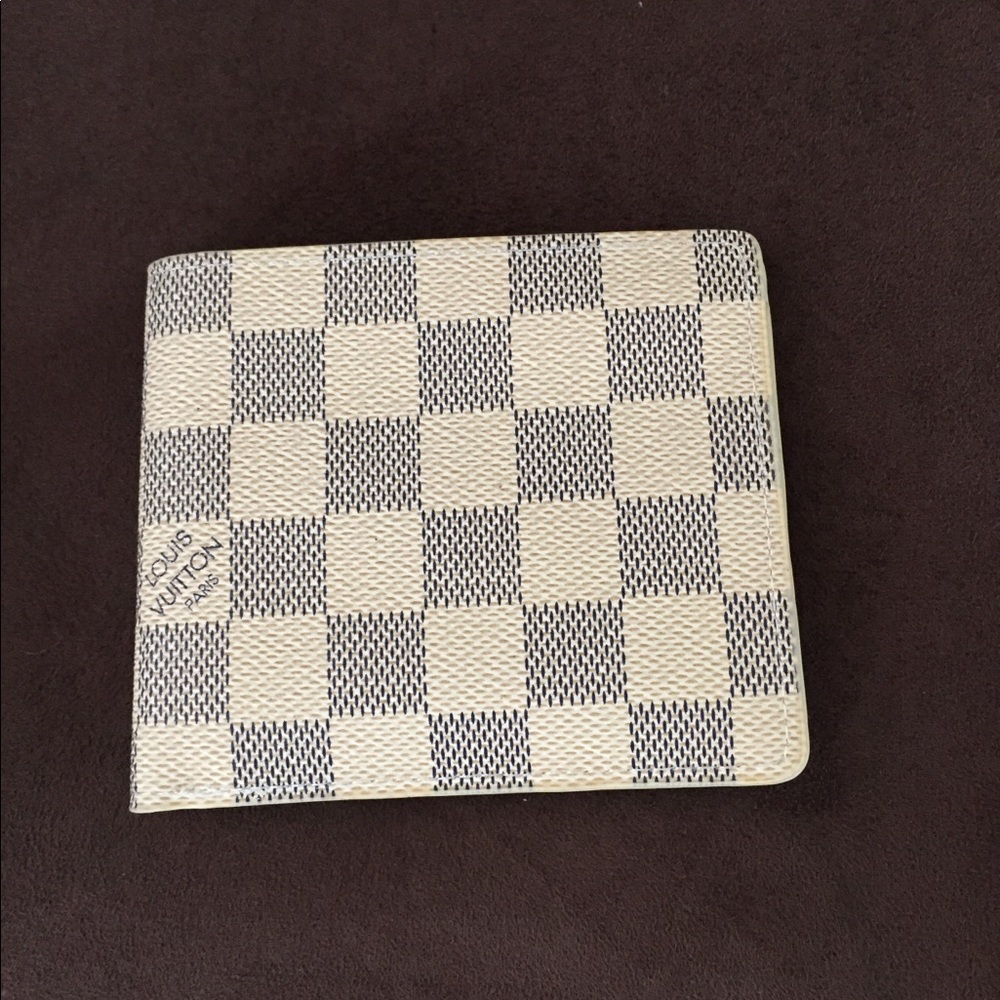 Man’s wallet